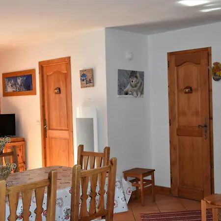 3 Pieces Avec Terrasse Pres Des Pistes - Fr-1-464-63 *