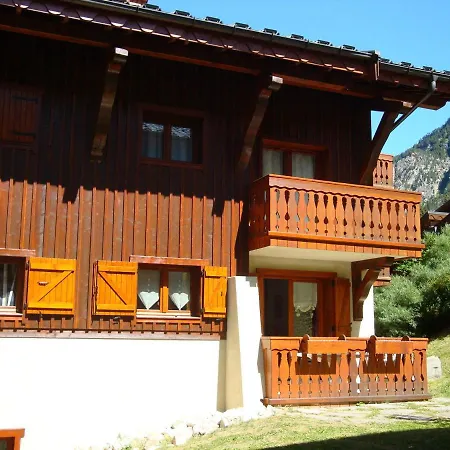 3 Pieces Avec Terrasse Pres Des Pistes - Fr-1-464-63 *
